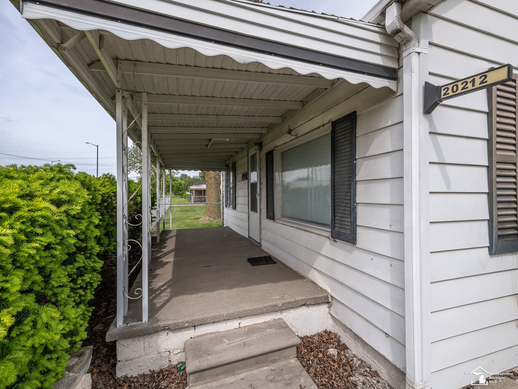 20212 Northline Road Taylor, MI 48180 - Photo 39 of 41 50185138-6cb42ed6-abd4-47ab-9c79-1c5ee90c98e5.JPG