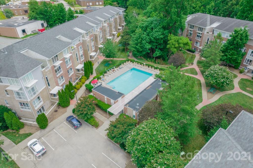 632 Raphael Place Charlotte, NC 28205 - Photo 36 of 37 an aerial view of a house