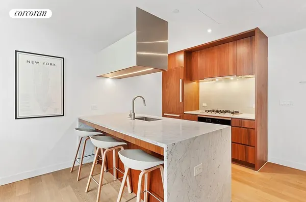 $1,198,000 | 21-30 44th Drive, Unit 4E | Long Island City