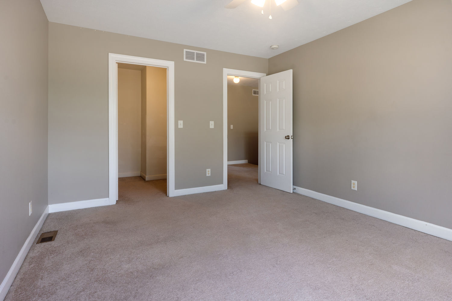 411 South Regulators Street Rochelle, IL 61068 - Photo 16 of 27