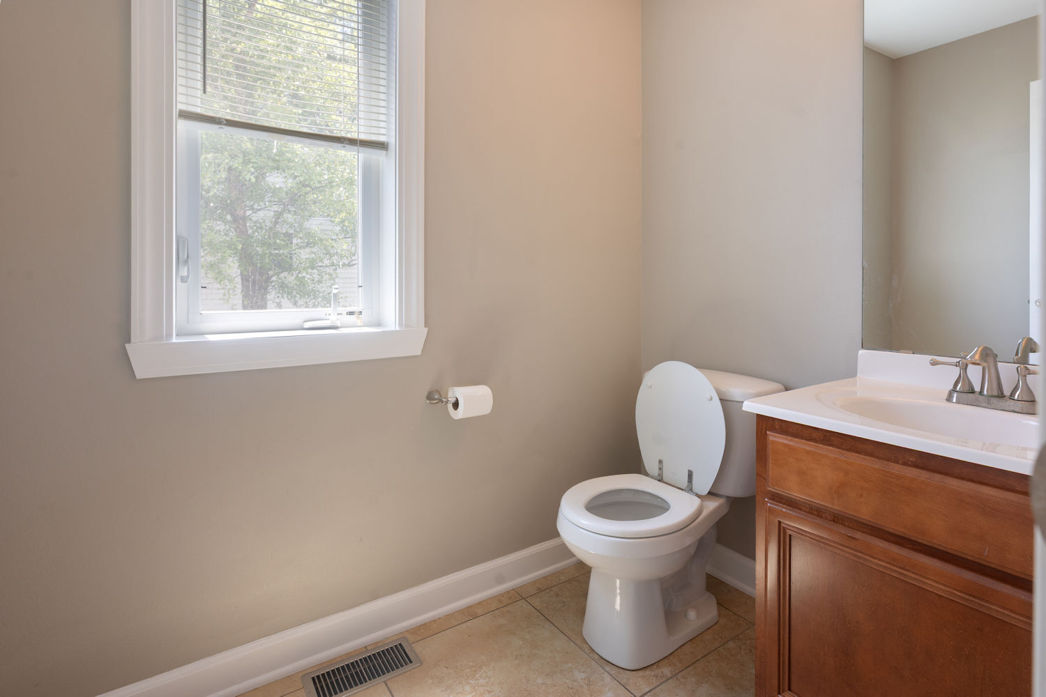 411 South Regulators Street Rochelle, IL 61068 - Photo 18 of 27