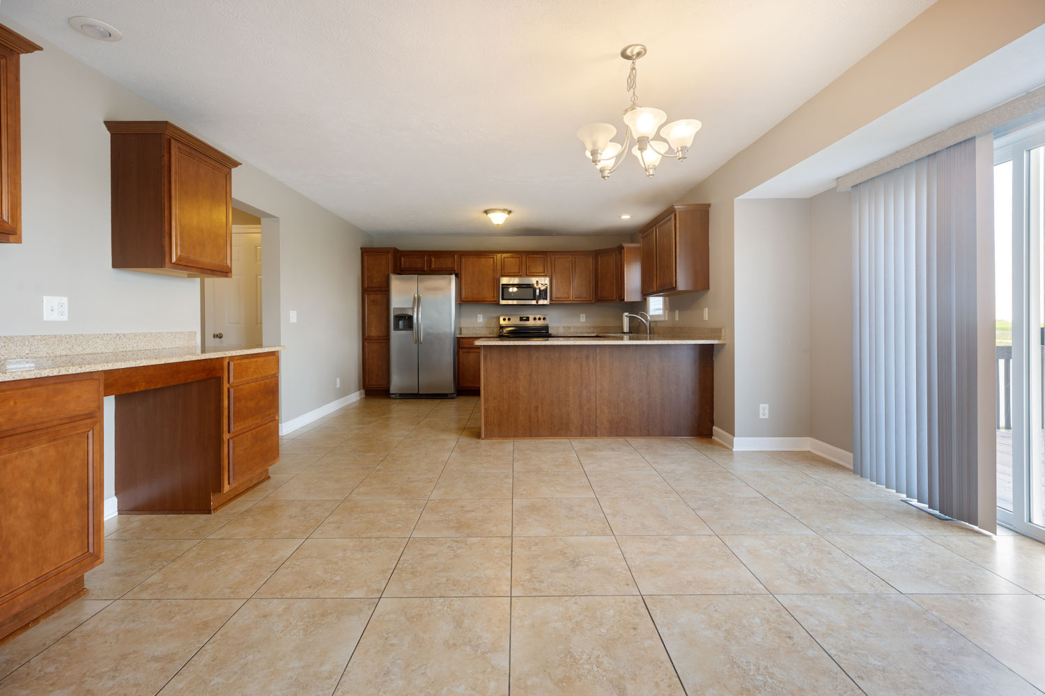 411 South Regulators Street Rochelle, IL 61068 - Photo 6 of 27