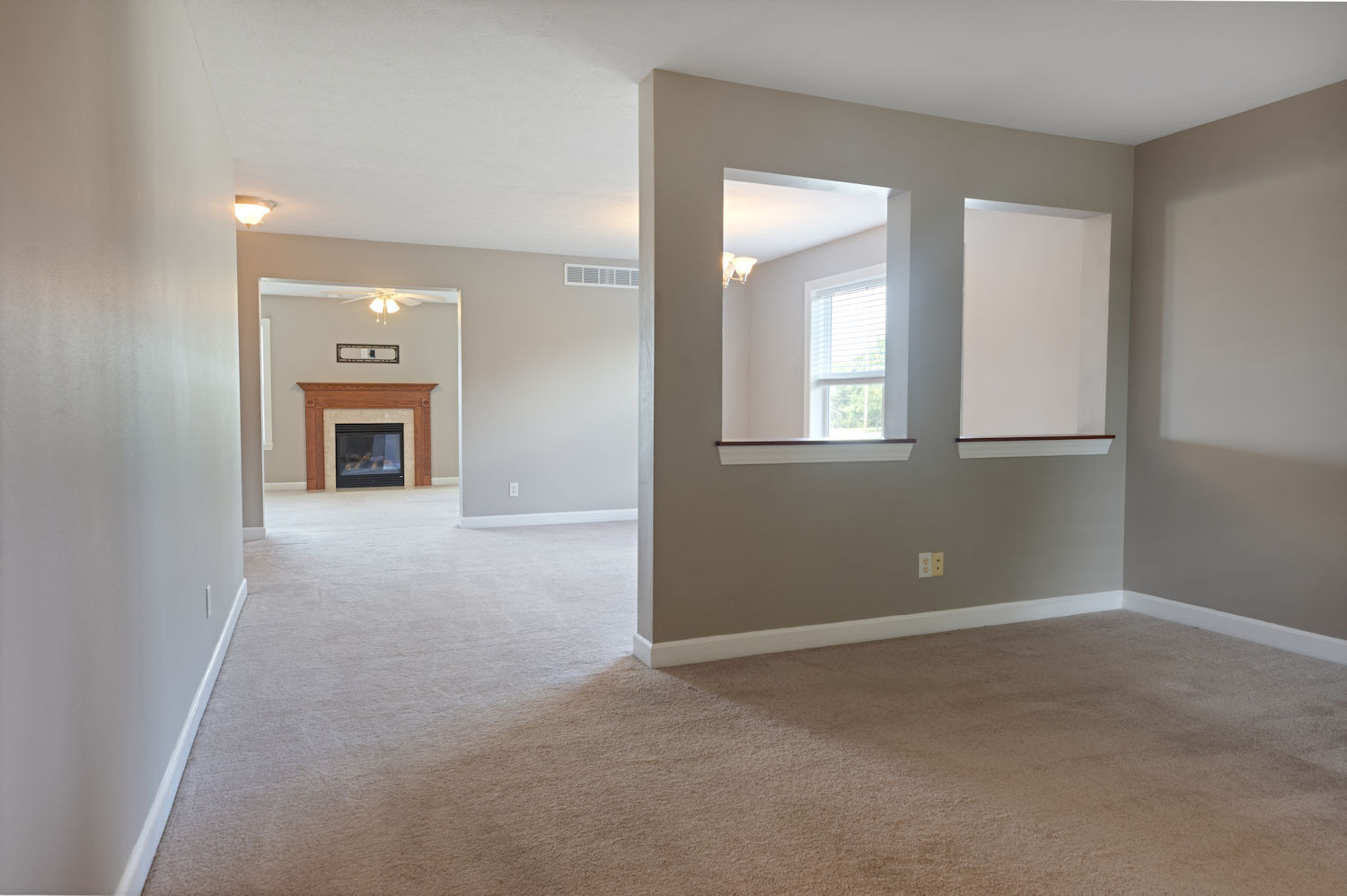 411 South Regulators Street Rochelle, IL 61068 - Photo 7 of 27