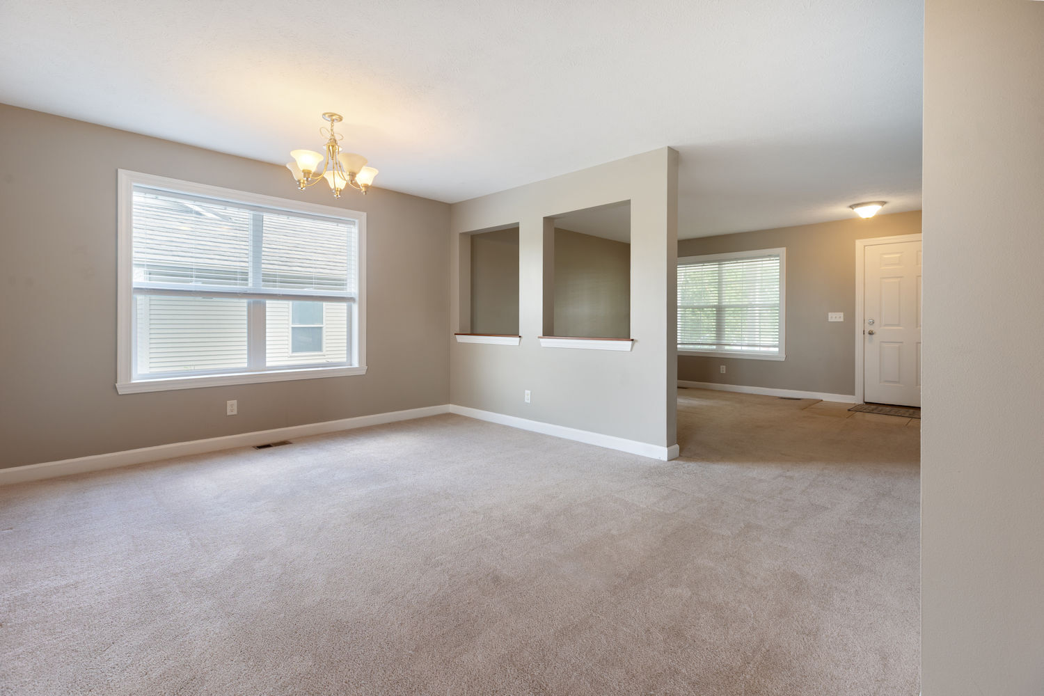 411 South Regulators Street Rochelle, IL 61068 - Photo 8 of 27