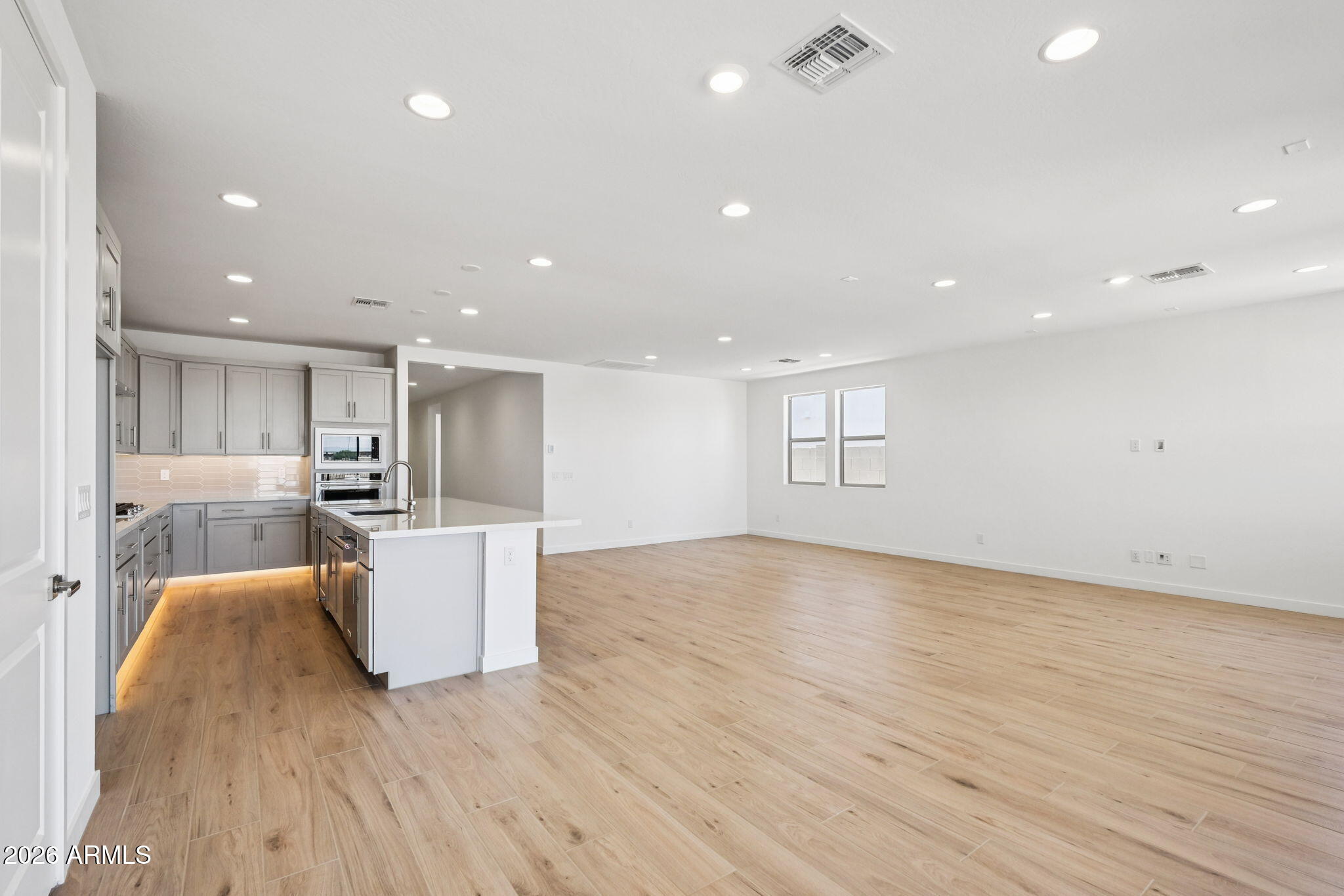 7938 West Griswold Road Peoria, AZ 85345 - Photo 14 of 31 Great Room View D