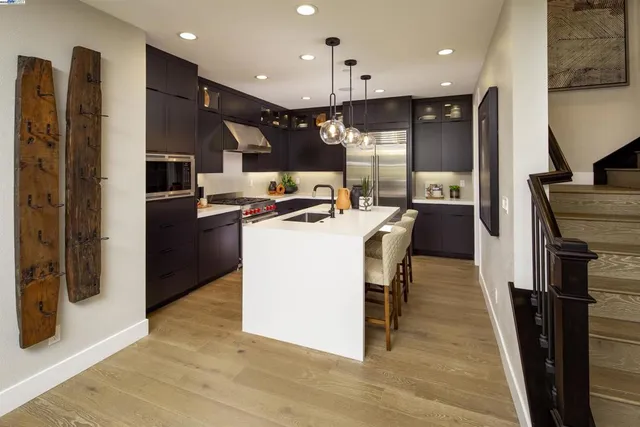 $989,990 | 352-352 Waypoint Drive, Napa, CA 94558