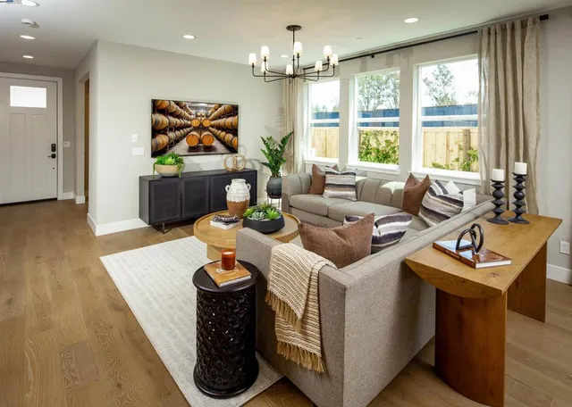 $989,990 | 352-352 Waypoint Drive, Napa, CA 94558