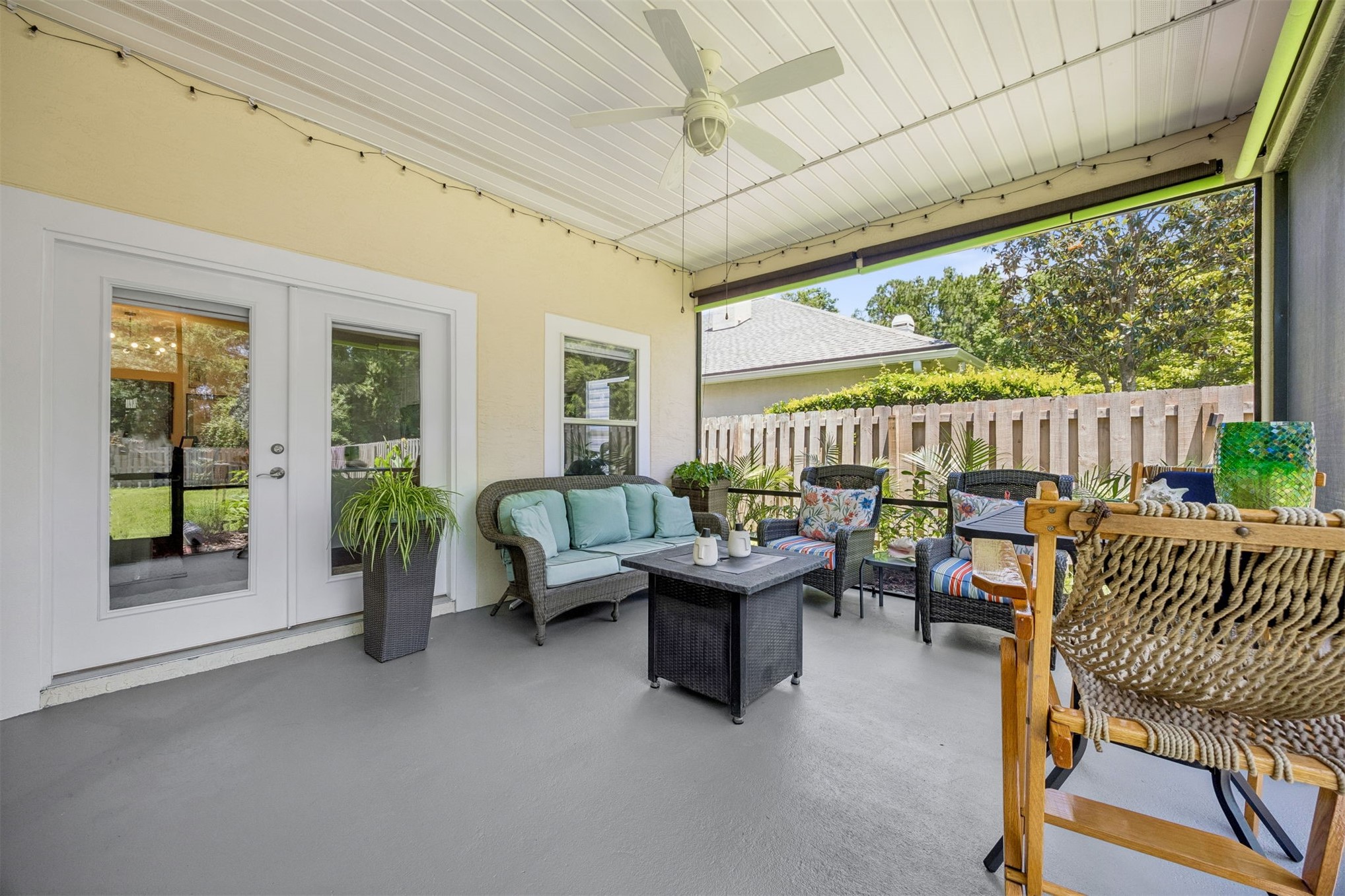 86107 Remsenburg Drive Fernandina Beach, FL 32034 - Photo 29 of 58 a balcony with furniture and garden view