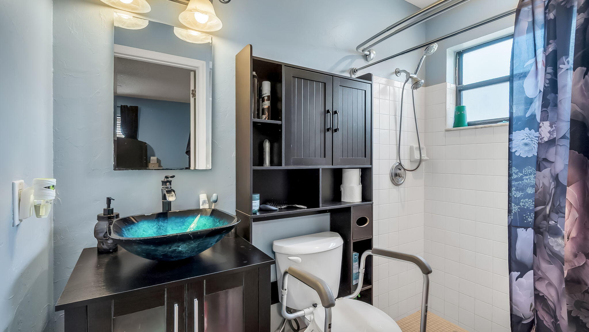 5298 2nd Road Lake Worth, FL 33467 - Photo 23 of 35 Primary Ensuite