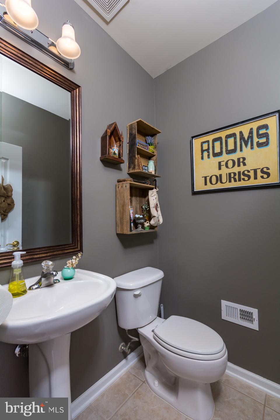 42433 Rockslide Terrace Ashburn, VA 20148 - Photo 17 of 28 Bath