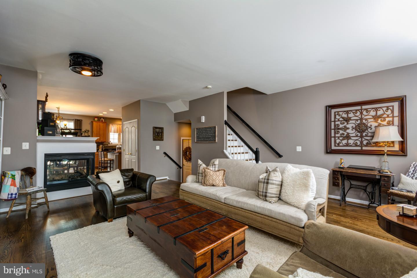 42433 Rockslide Terrace Ashburn, VA 20148 - Photo 10 of 28 Family Room