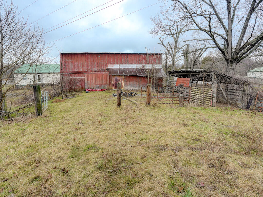 348 Sinking Spgs Rd Extension Bristol, TN 37620 - Photo 41 of 50 348 Sinking springs ext MLS017