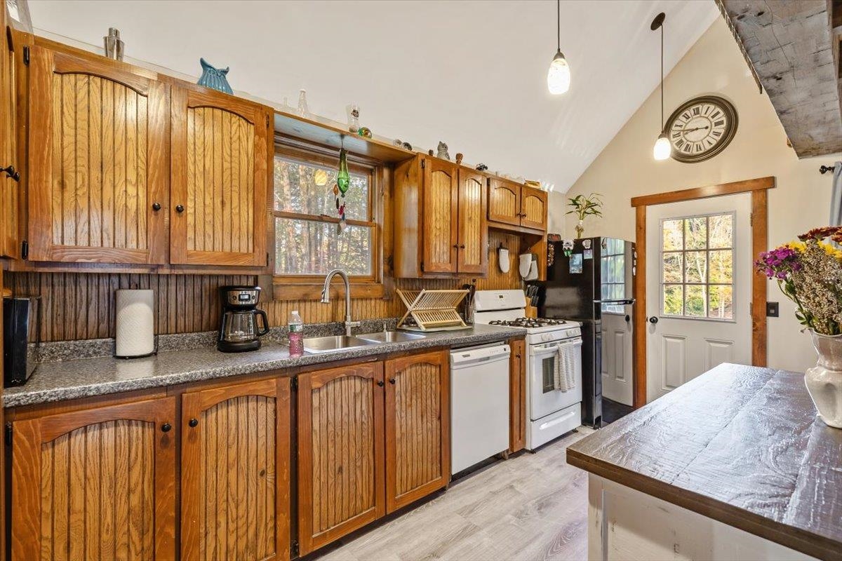 2700 French Hill Road St. Albans Town, VT 05478 - Photo 9 of 47