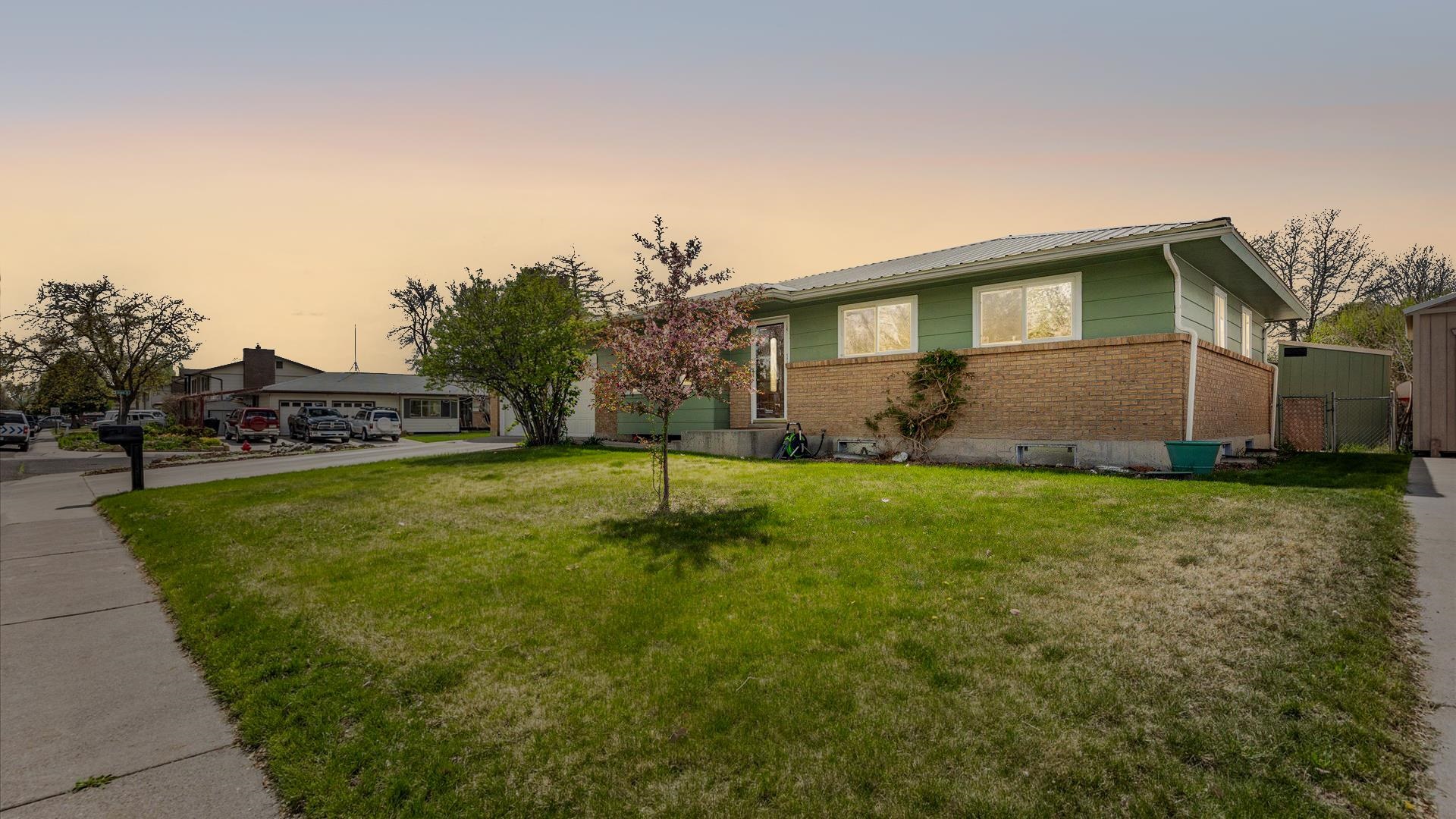 1424 Dover Road Montrose, CO 81401 - Photo 2 of 42