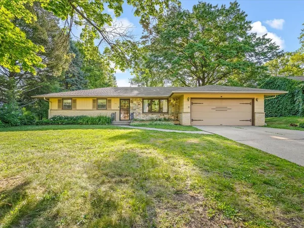 $249,900 | 131 Dawn Avenue, Rockford, IL 61107