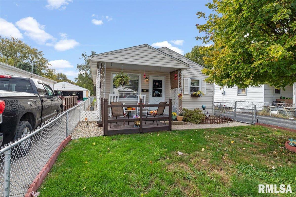 2116 East Keys Avenue Springfield, IL 62702 - Photo 2 of 30