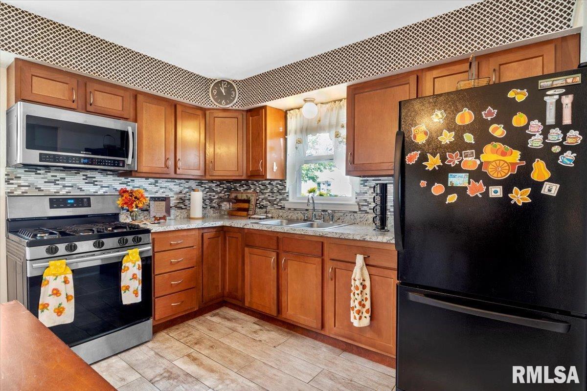 2116 East Keys Avenue Springfield, IL 62702 - Photo 9 of 30