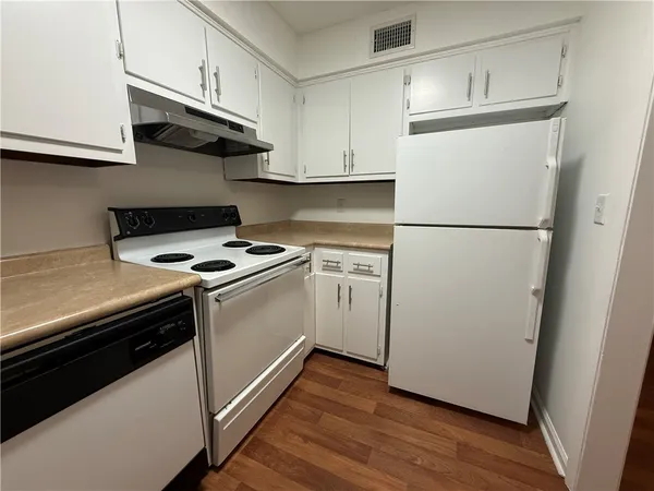 $1,100 | 902 Darling Avenue, Waycross, GA 31501