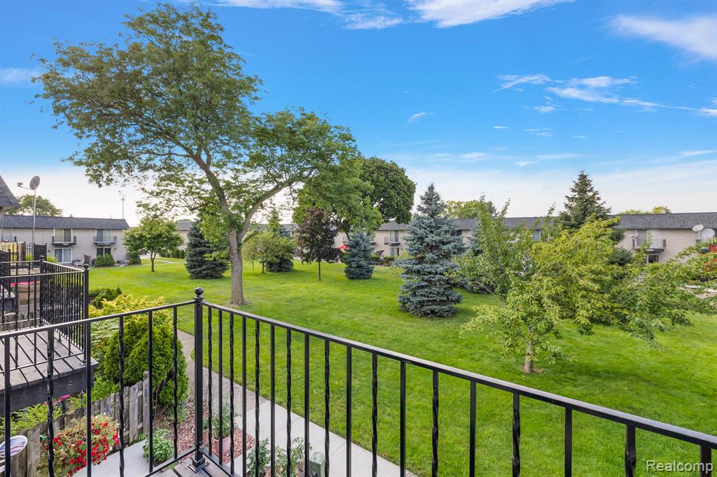 4352 15 Mile Road Sterling Heights, MI 48310 - Photo 8 of 37