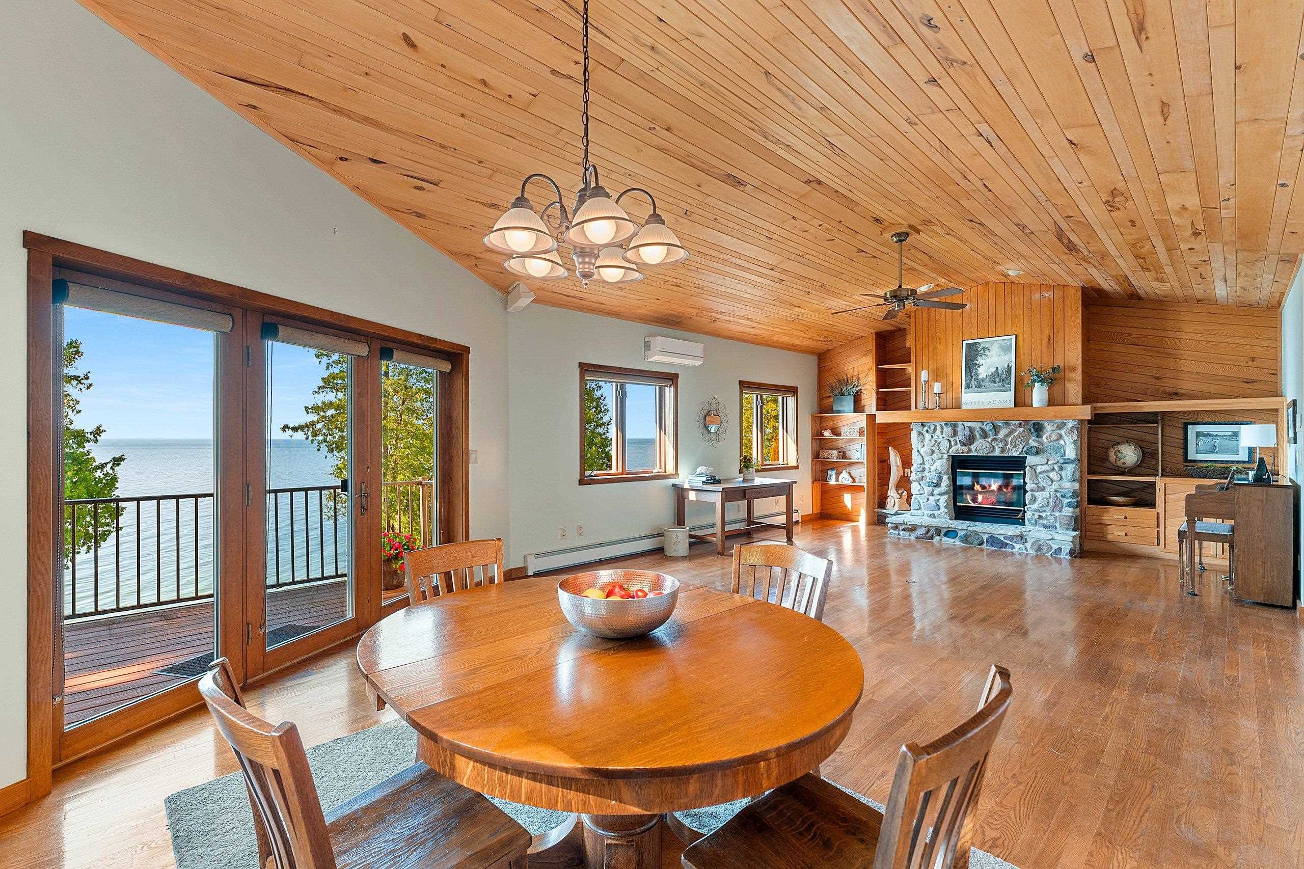 5153 Edgewater Beach Road Green Bay, WI 54311 - Photo 13 of 48