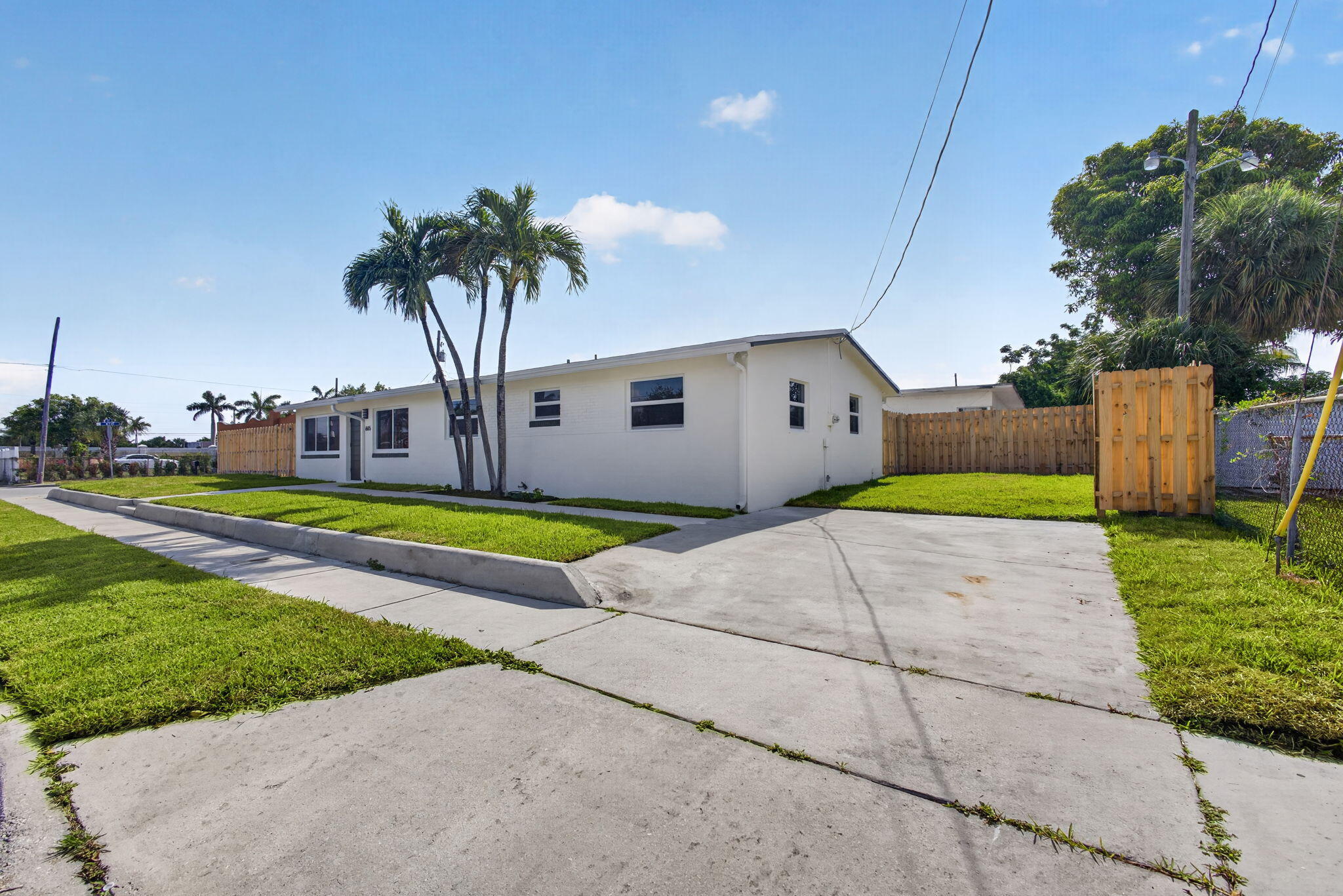 665 West 7th Street Riviera Beach, FL 33404 - Photo 3 of 62 Driveway