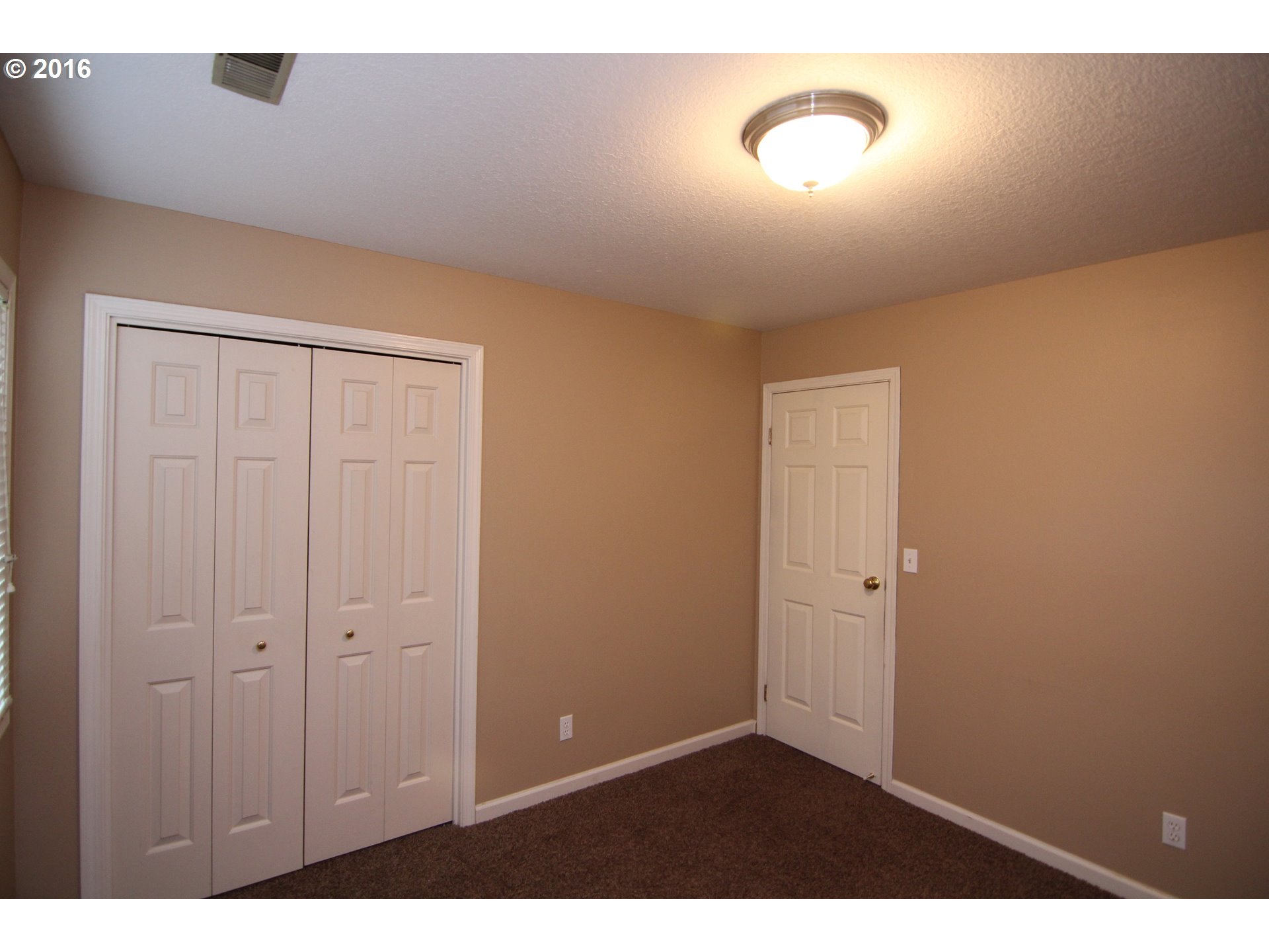 2525 Sunset Avenue West Linn, OR 97068 - Photo 20 of 25 a view of an empty room