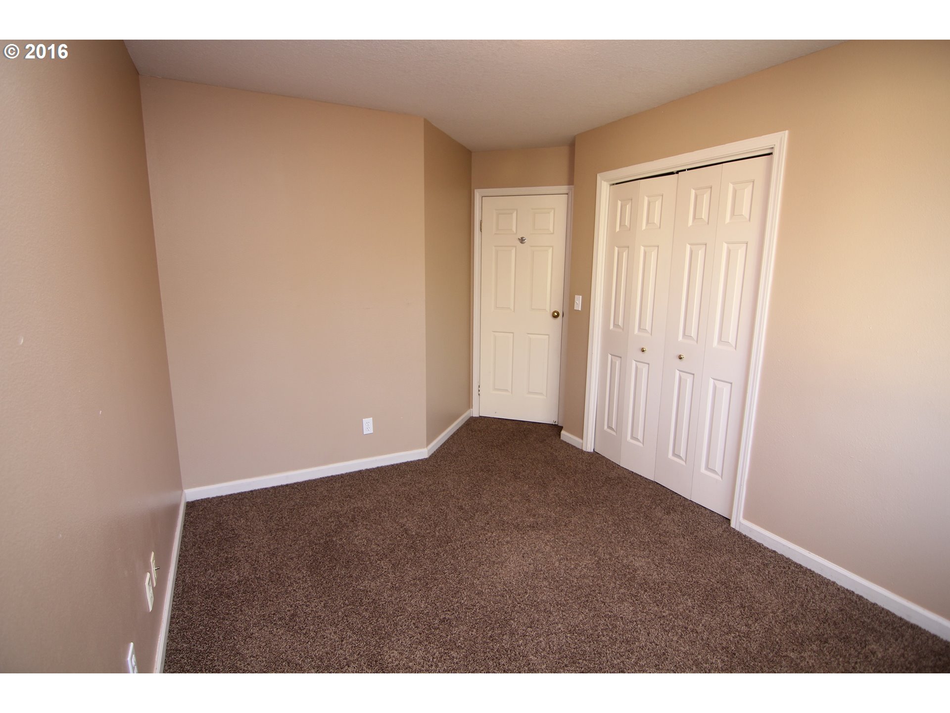 2525 Sunset Avenue West Linn, OR 97068 - Photo 22 of 25 a view of an empty room
