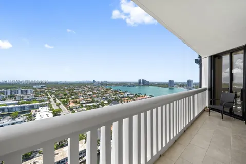 $1,399,000 | 2000 Island Boulevard, Unit 2409, Aventura, FL 33160