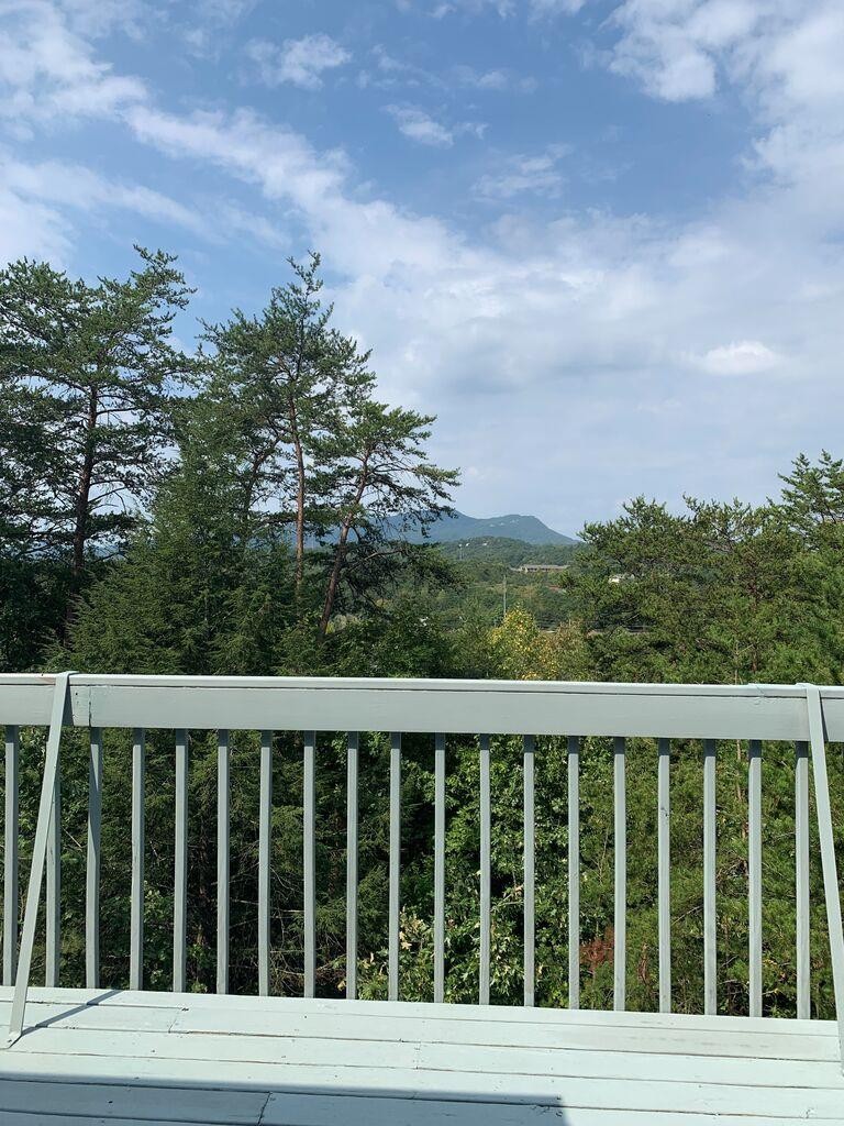 425 Stone Ridge Way, Unit AMAZINGSUNSETS Pigeon Forge, TN 37863 - Photo 4 of 36 Gallery Image 4
