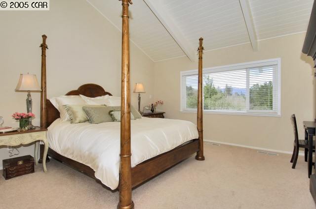 18 Ranch Road Orinda, CA 94563 - Photo 7 of 9