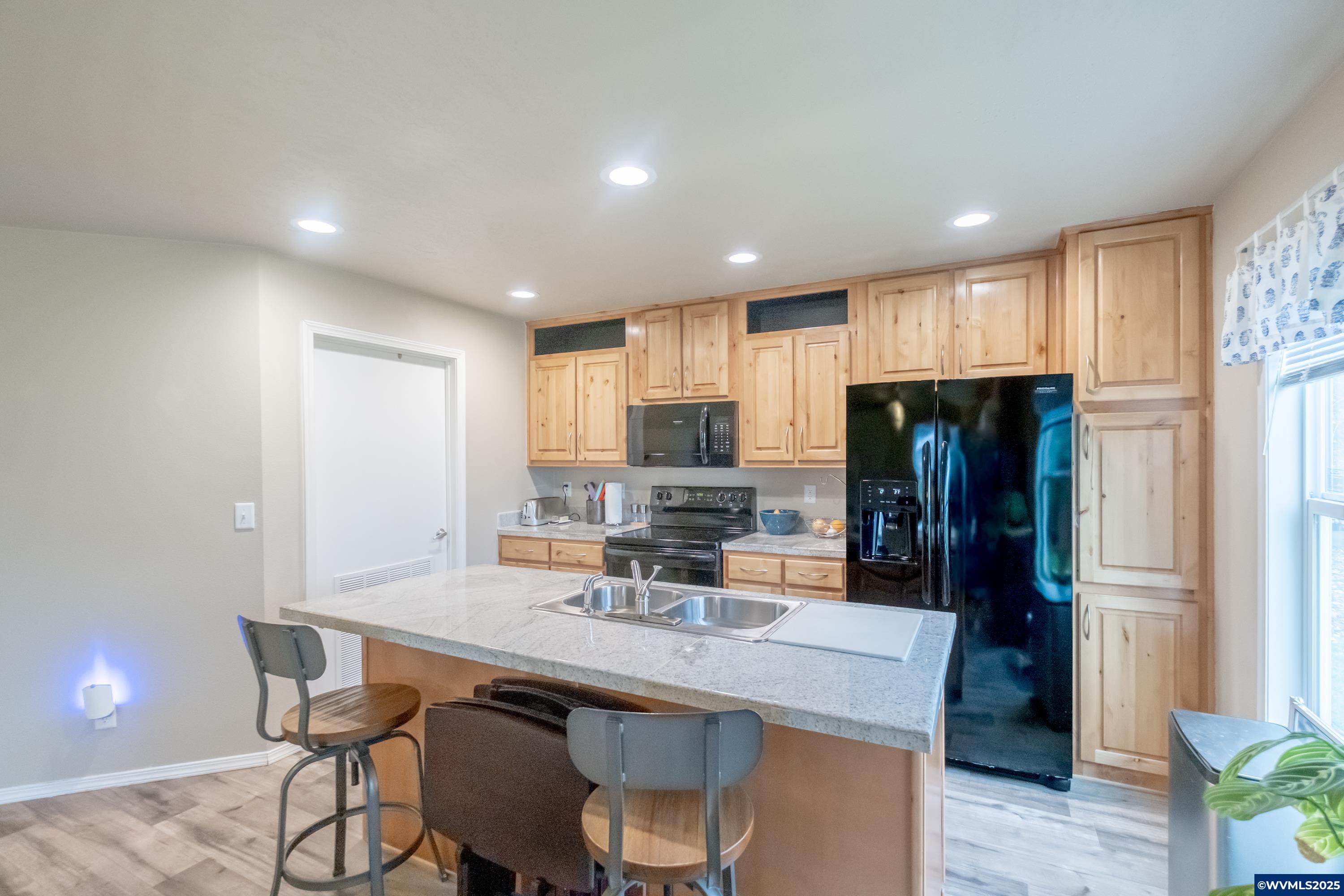 34505 Riverside Drive, Unit 15 Albany, OR 97321 - Photo 12 of 48 Gallery Image 12