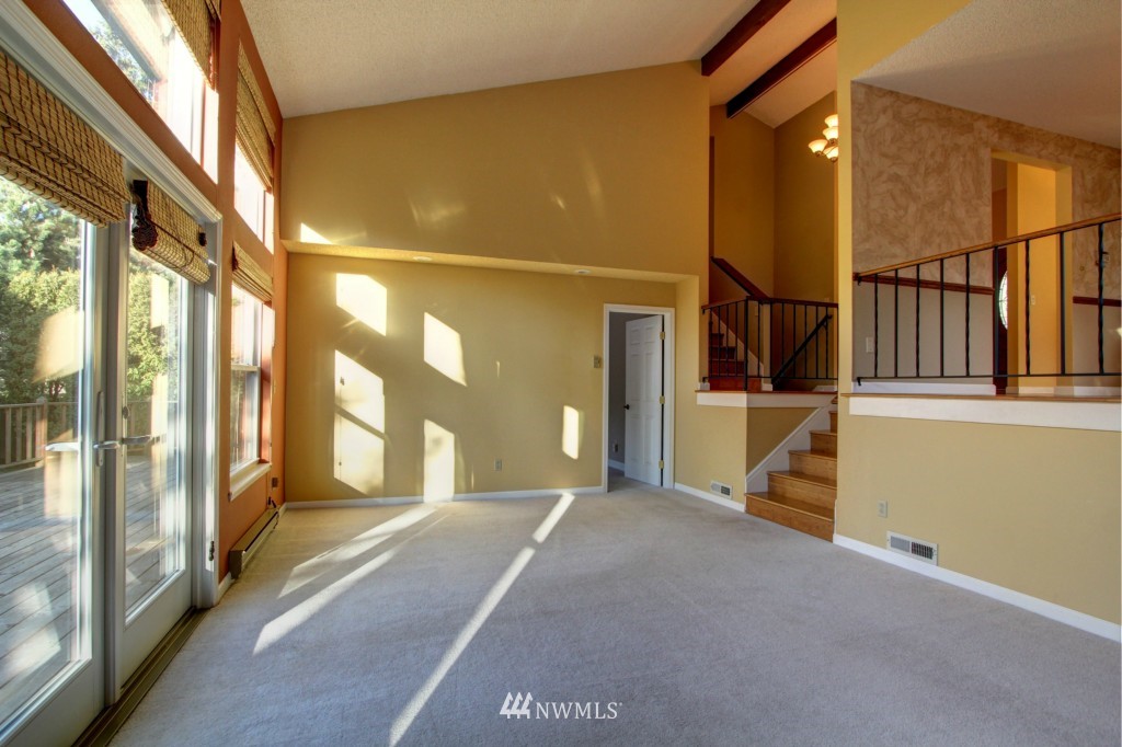 18523 132nd Place Southeast Renton, WA 98058 - Photo 7 of 15 Gallery Image 7
