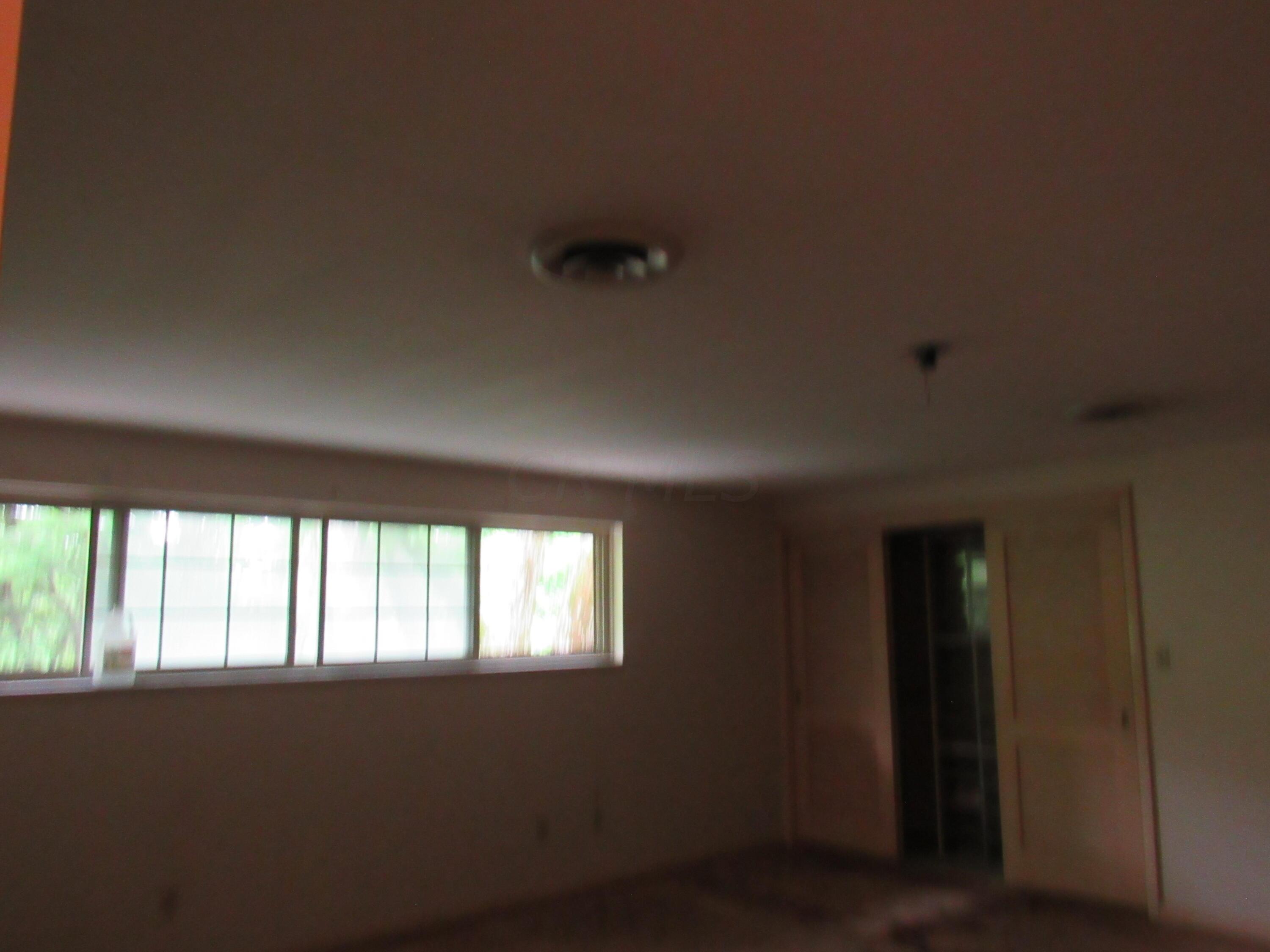 2551 Charing Road, Unit 6 Upper Arlington, OH 43221 - Photo 14 of 29 Owner's Suite