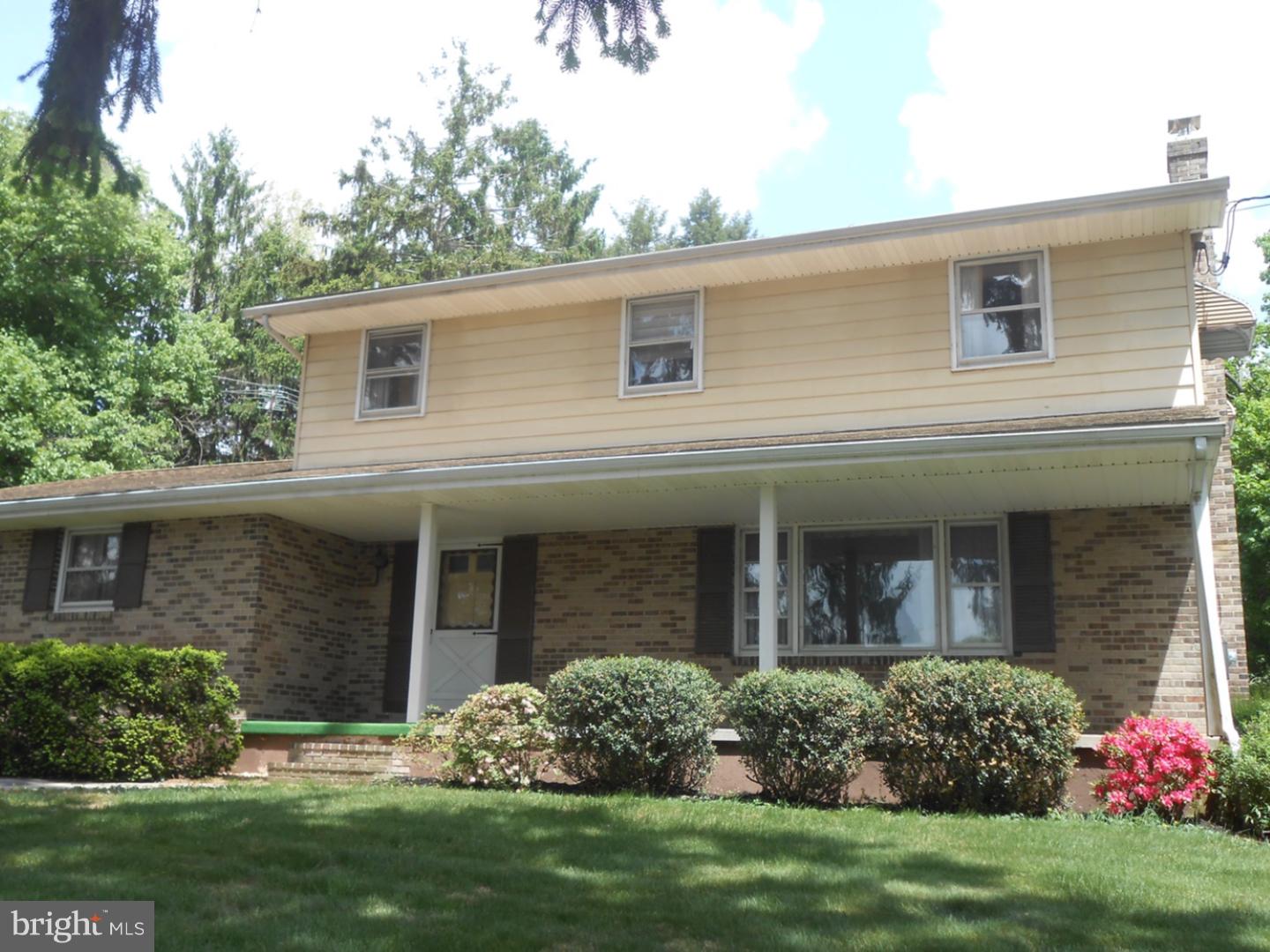 3535 Rosewood Road Reading, PA 19605 - Photo 2 of 25 Gallery Image 2