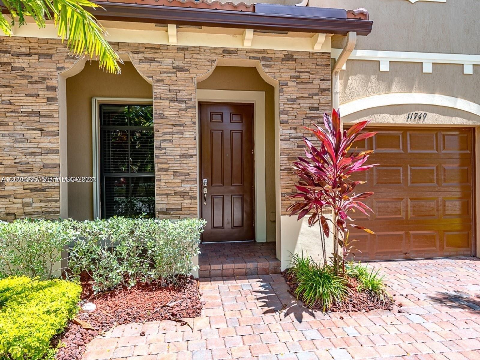 11749 Southwest 238 Street Homestead, FL 33032 - Photo 2 of 31