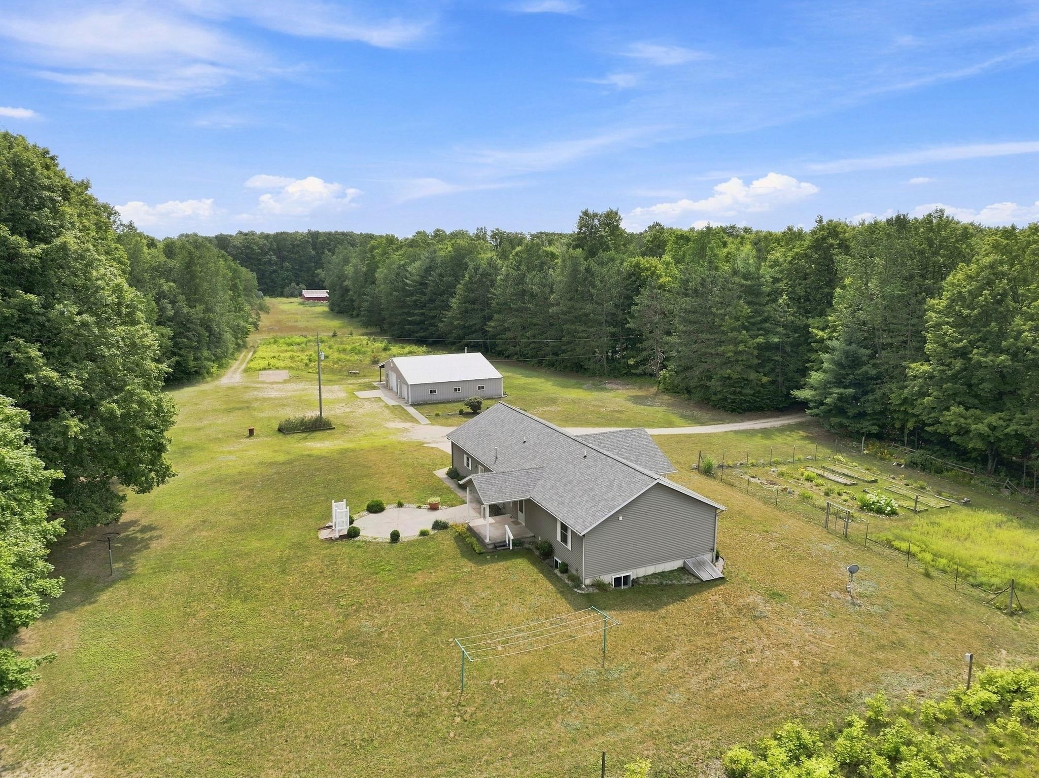 275 South 35 Road Cadillac, MI 49601 - Photo 30 of 47 1949376-648e34b0-2c97-47fb-b2f1-5c7804d8d2c5.JPG