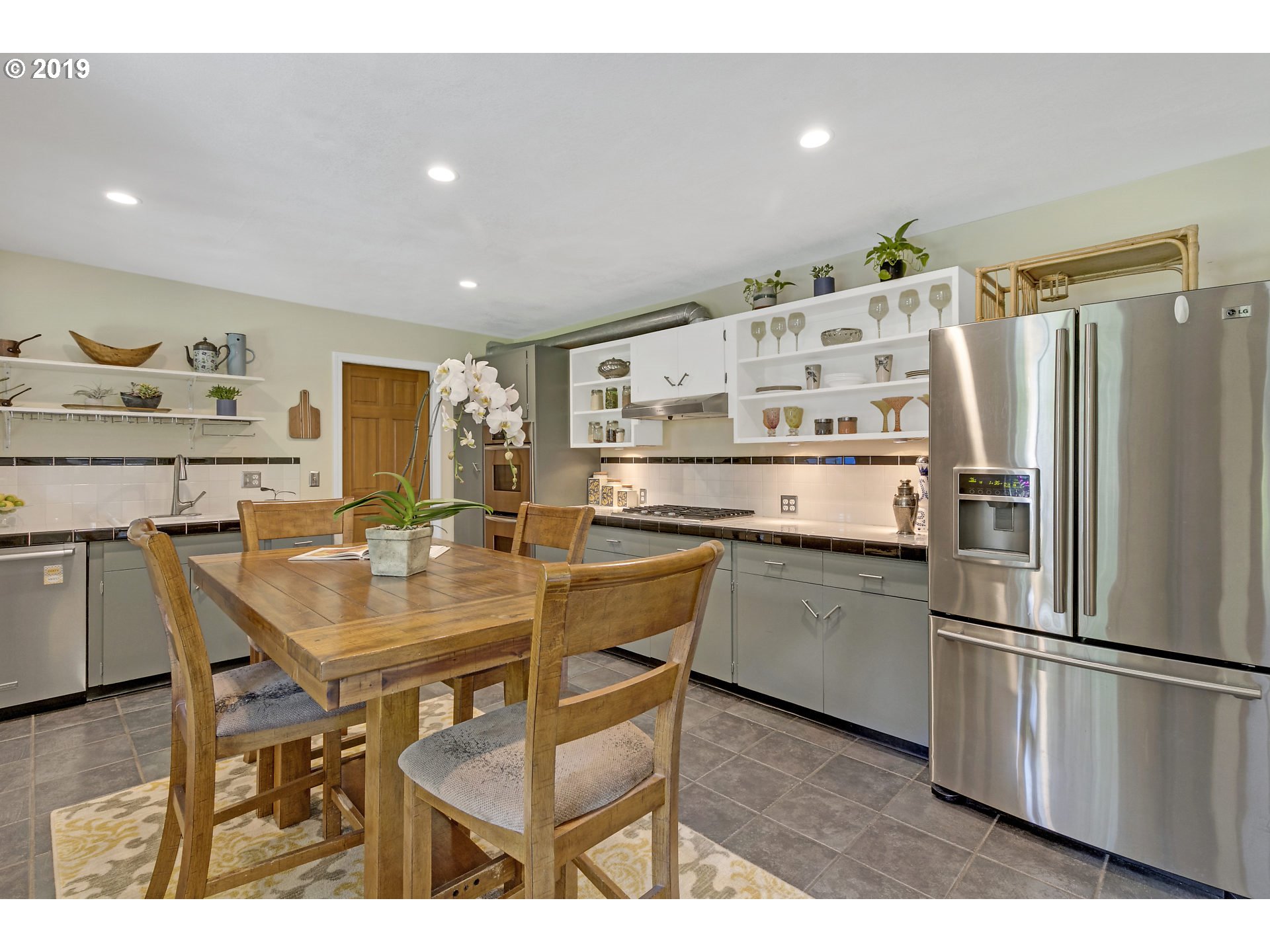 9200 Southwest Jamieson Road Beaverton, OR 97005 - Photo 7 of 28 Kitchen/Dining Room