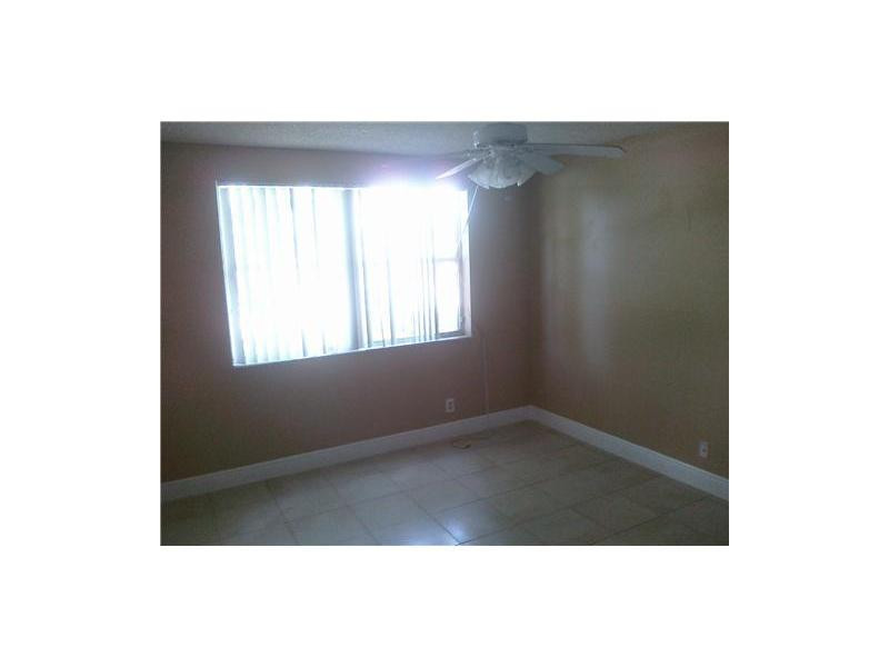 8977 Wiles Road, Unit 1052 Coral Springs, FL 33067 - Photo 8 of 8 a picture of window
