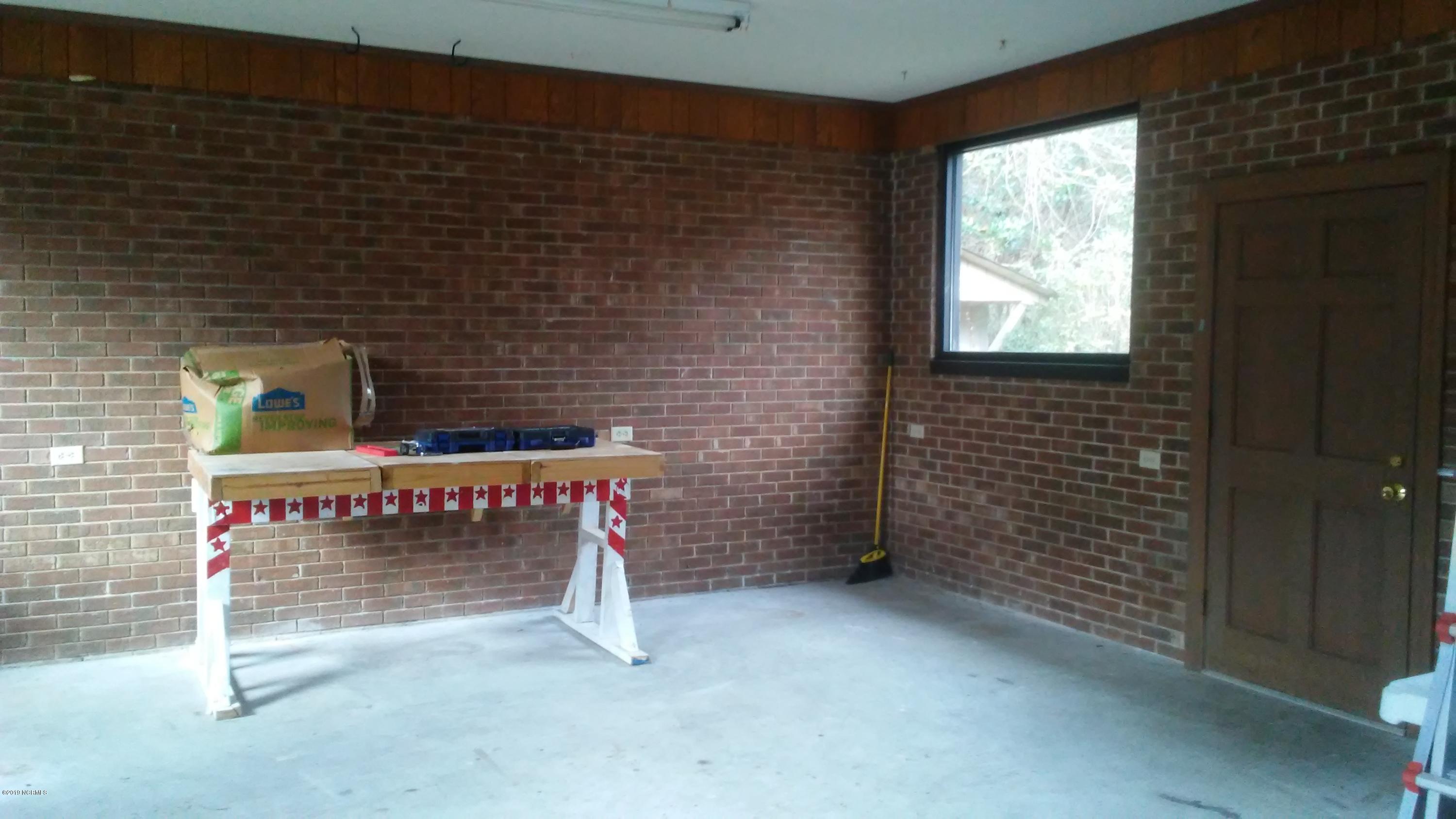 2300 Hodges Road Kinston, NC 28504 - Photo 15 of 31 0112191057