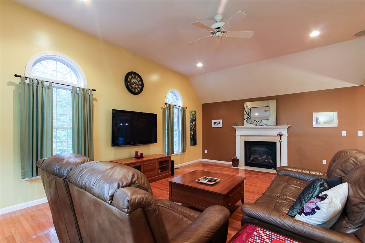31 Mitchell Pond Road Windham, NH 03087 - Photo 12 of 28