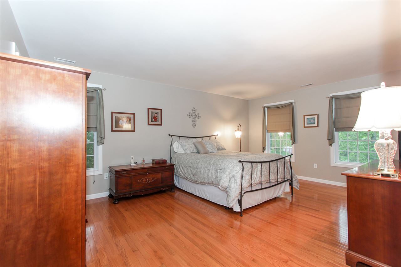 31 Mitchell Pond Road Windham, NH 03087 - Photo 17 of 28