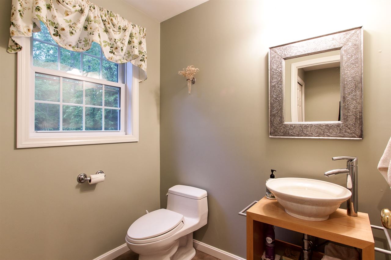 31 Mitchell Pond Road Windham, NH 03087 - Photo 6 of 28