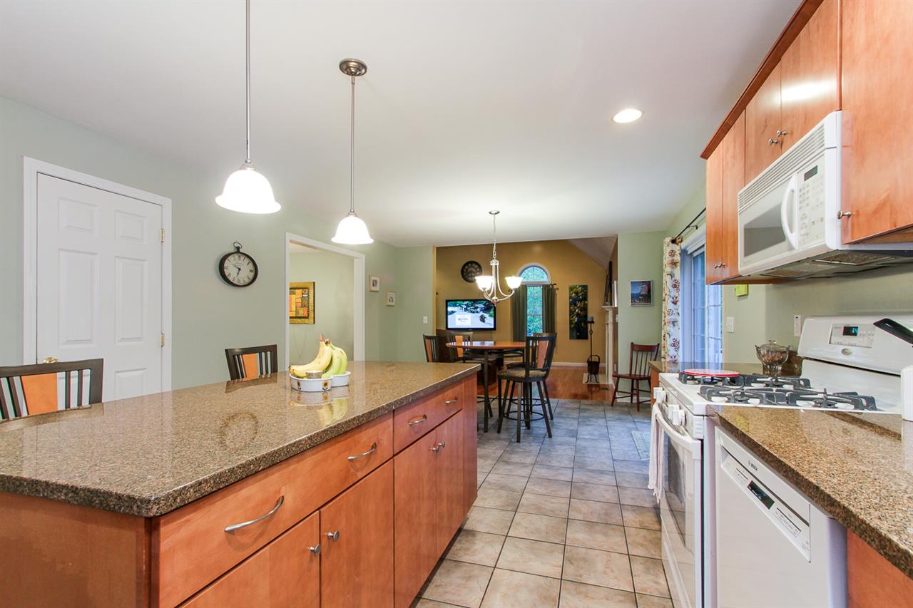 31 Mitchell Pond Road Windham, NH 03087 - Photo 8 of 28