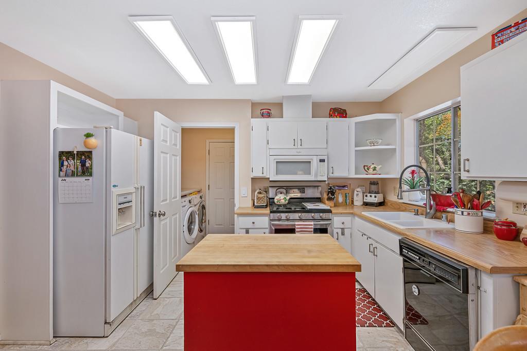 2585 Crystal Springs Road Camino, CA 95709 - Photo 43 of 89