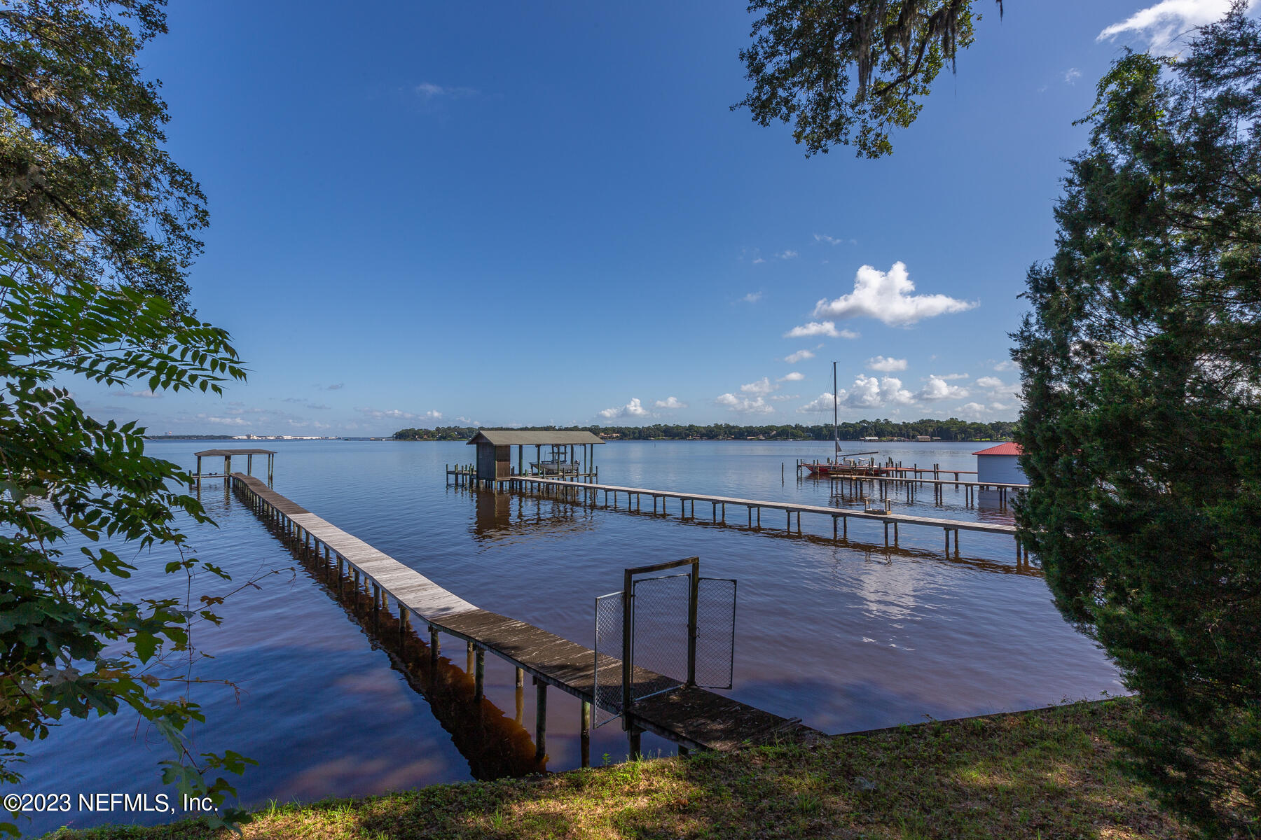 10566 Scott Mill Road Jacksonville, FL 32257 - Photo 4 of 12 a view of a terrace with sitting area