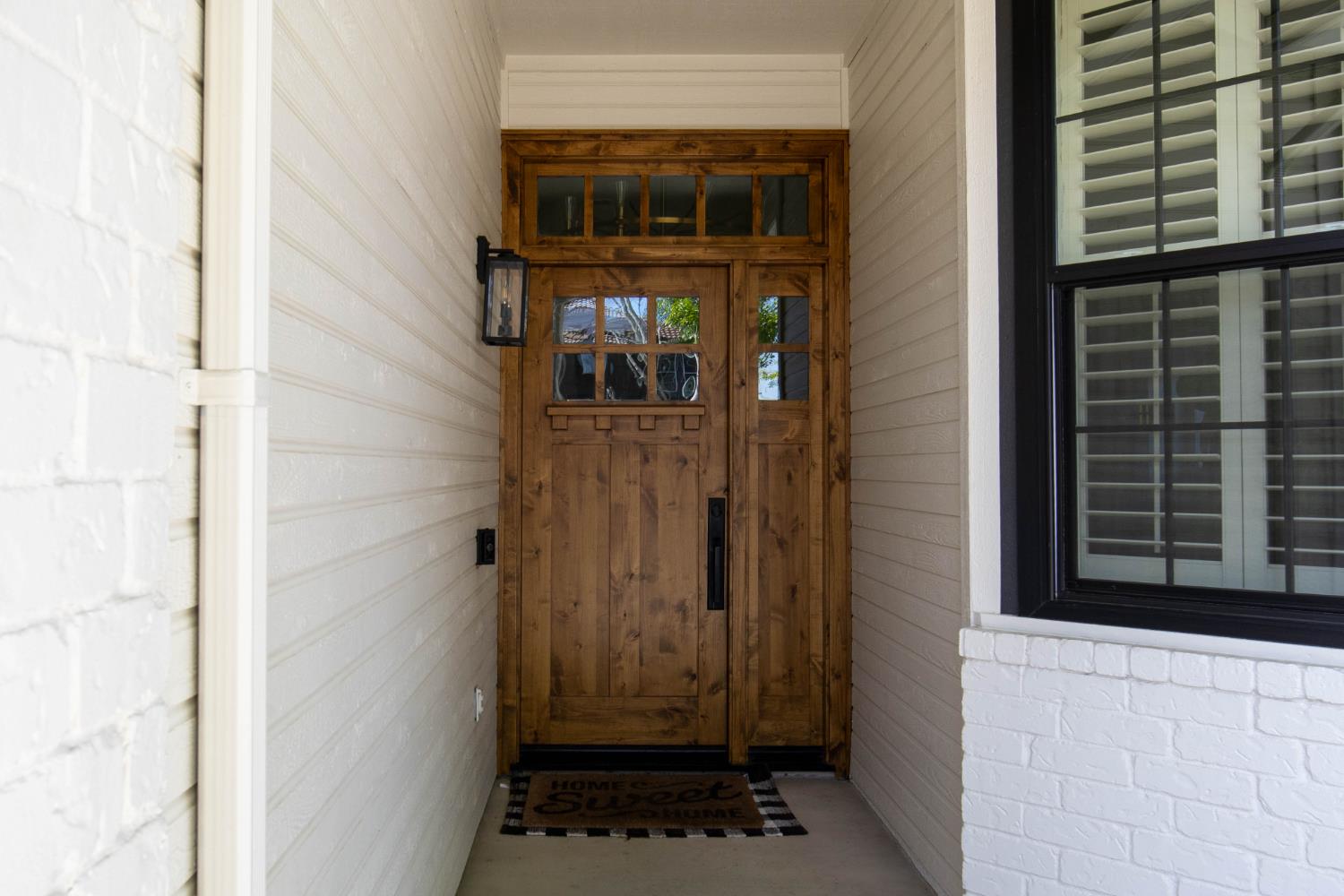 637 Rebekah Court Ripon, CA 95366 - Photo 8 of 69 a view of front door of house