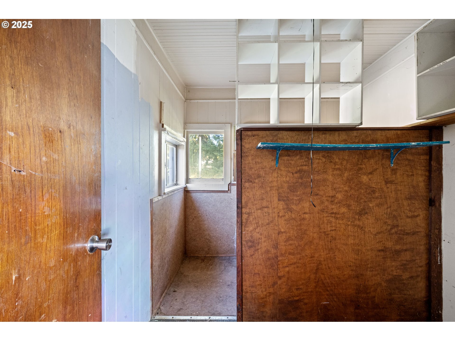 88144 4th Street Veneta, OR 97487 - Photo 13 of 21 a view of a bathroom