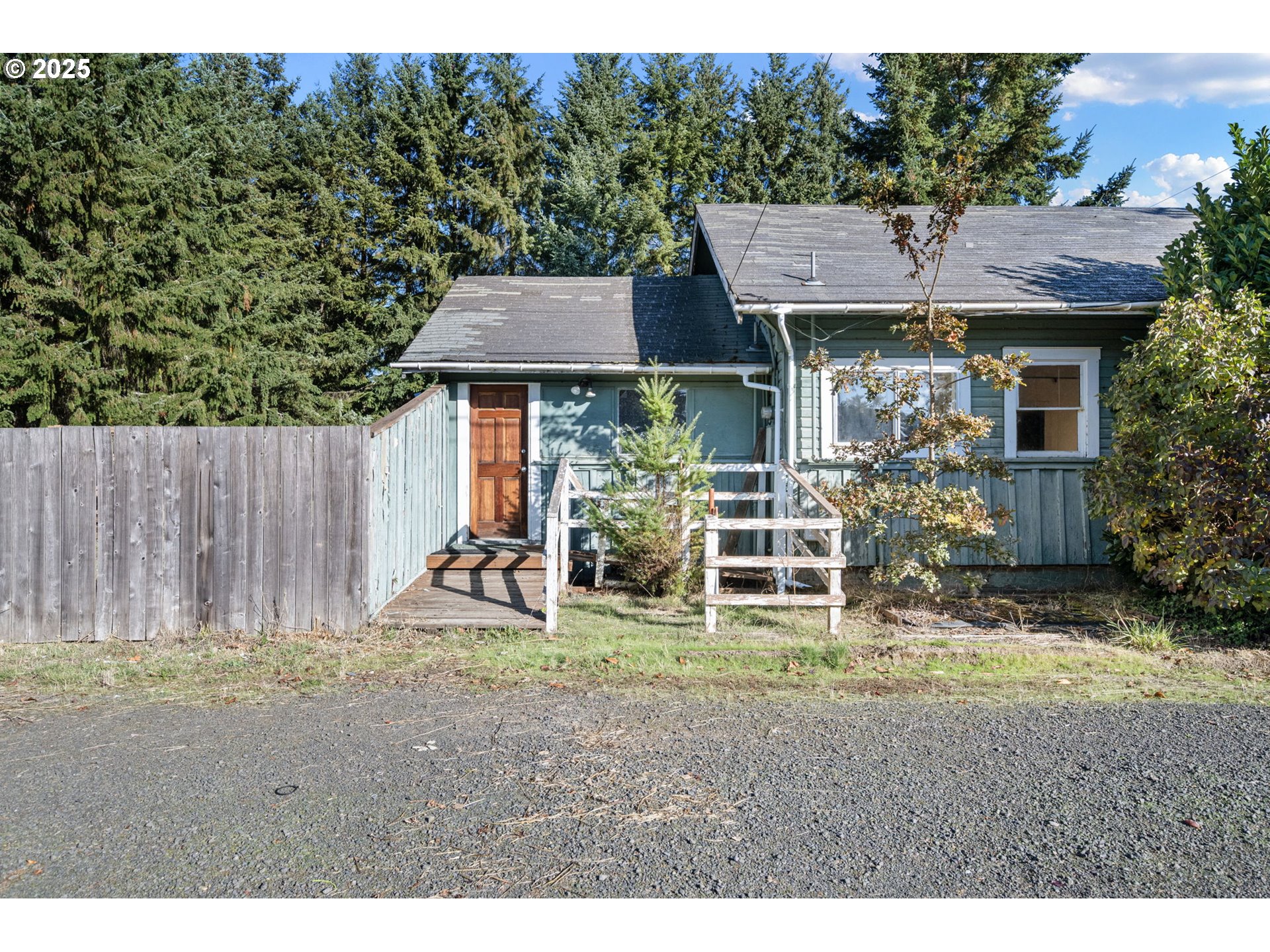 88144 4th Street Veneta, OR 97487 - Photo 3 of 21 a view of a house with backyard porch and sitting area