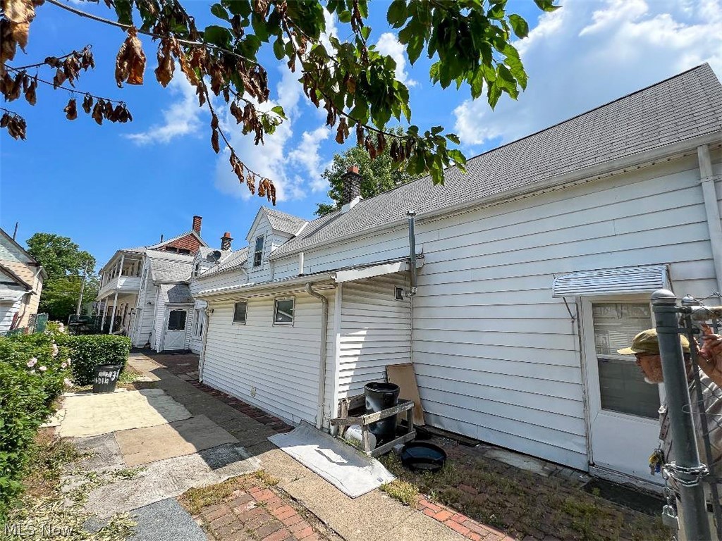 16014 Saranac Road Cleveland, OH 44110 - Photo 16 of 29