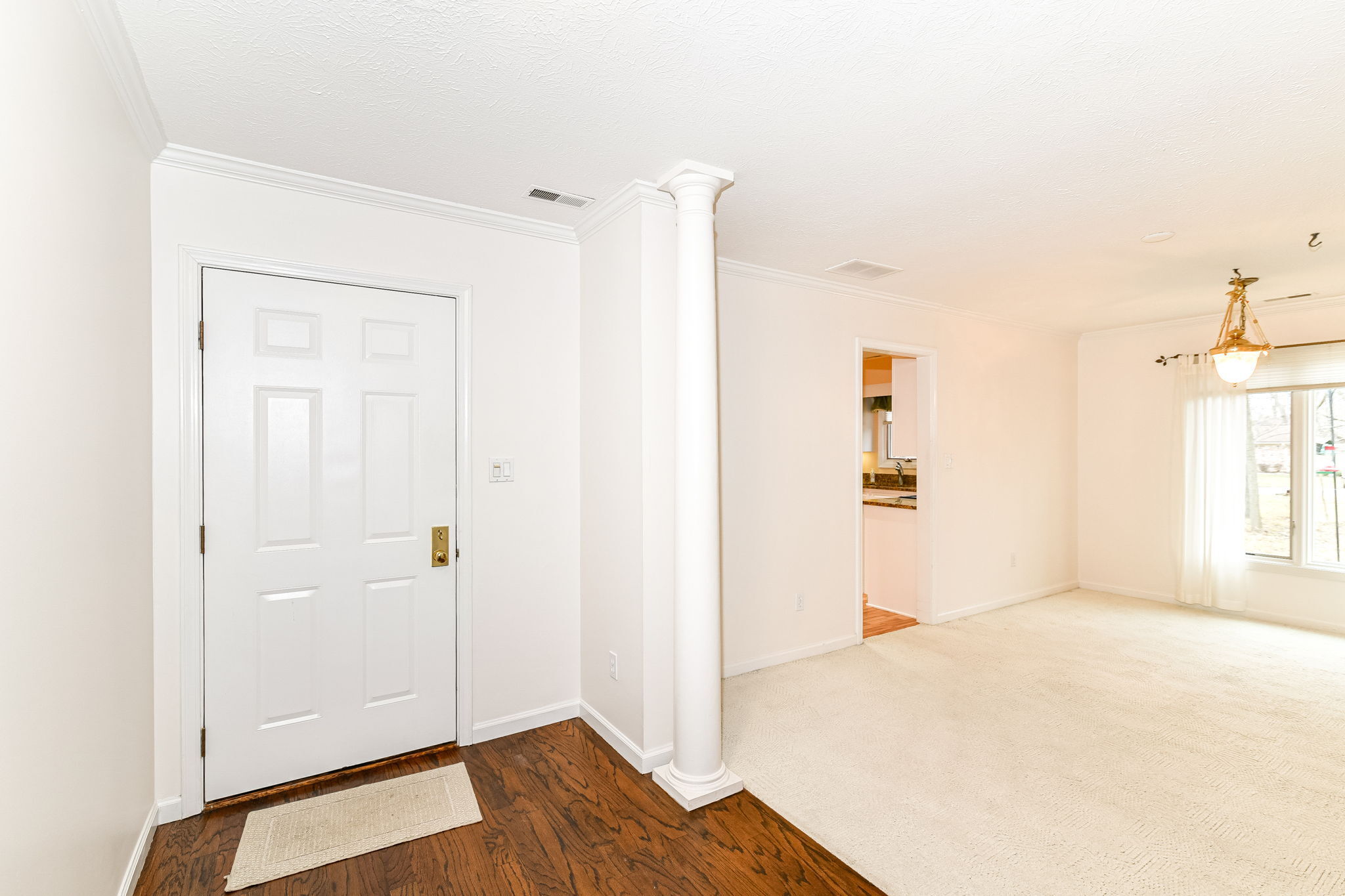 5216 Greenwillow Road Indianapolis, IN 46226 - Photo 4 of 31 Gallery Image 4